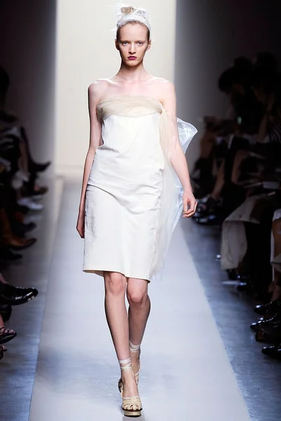 Look 15